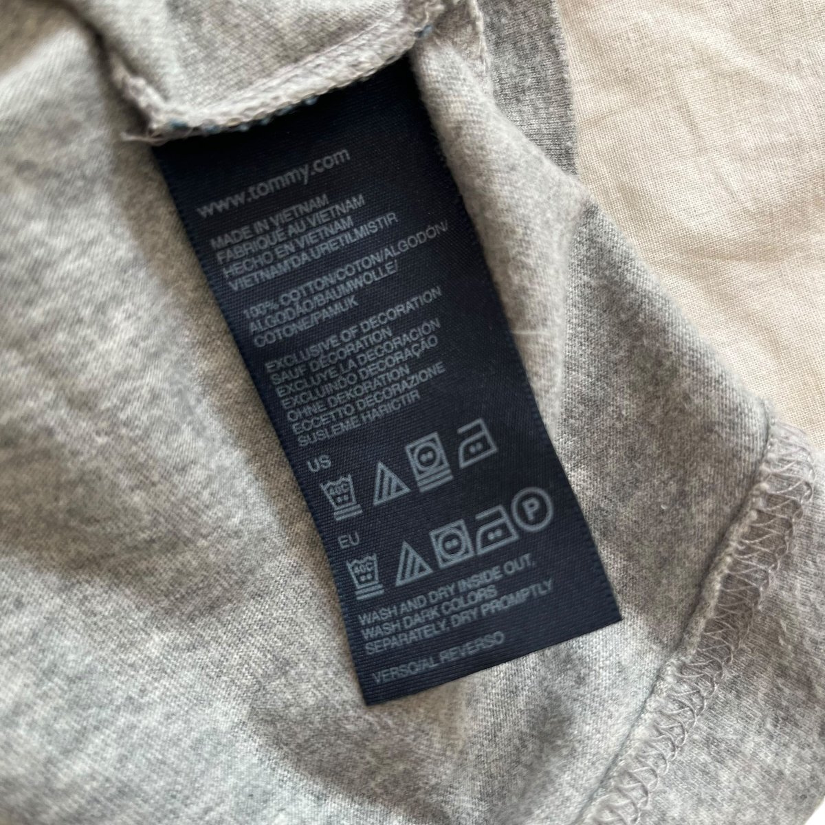 中古●TOMMY HILFIGER/トミーヒルフィガー●コットンTシャツ メンズ グレー Mサイズ ワンポイント ロゴ刺繍 古著 綿100％ 札幌