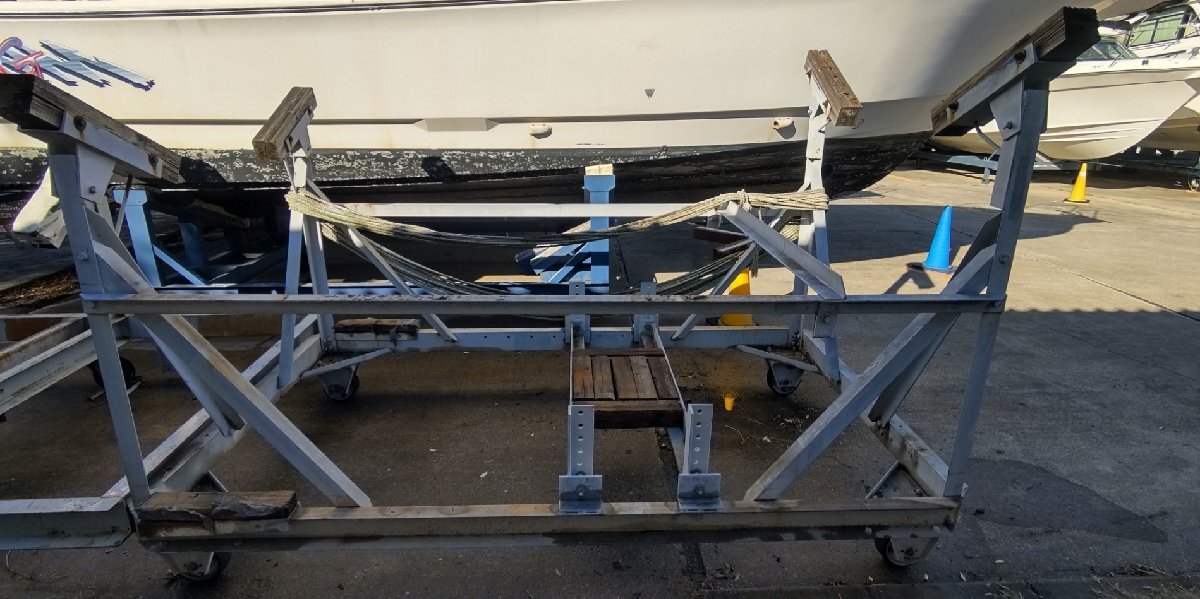 ◆中古・ヨット用亜鉛船台【21～25FT用】