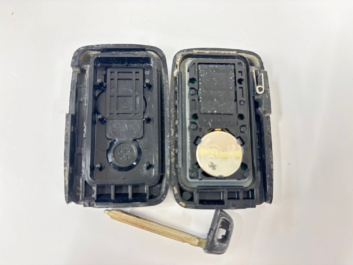 売り切り！ トヨタ ZVW41 プリウスα ZVW30 プリウス NHP10 アクア NSP130 ヴィッツ スマートキー 2ボタン 31個　　　　2502115 2J1-2 斎
