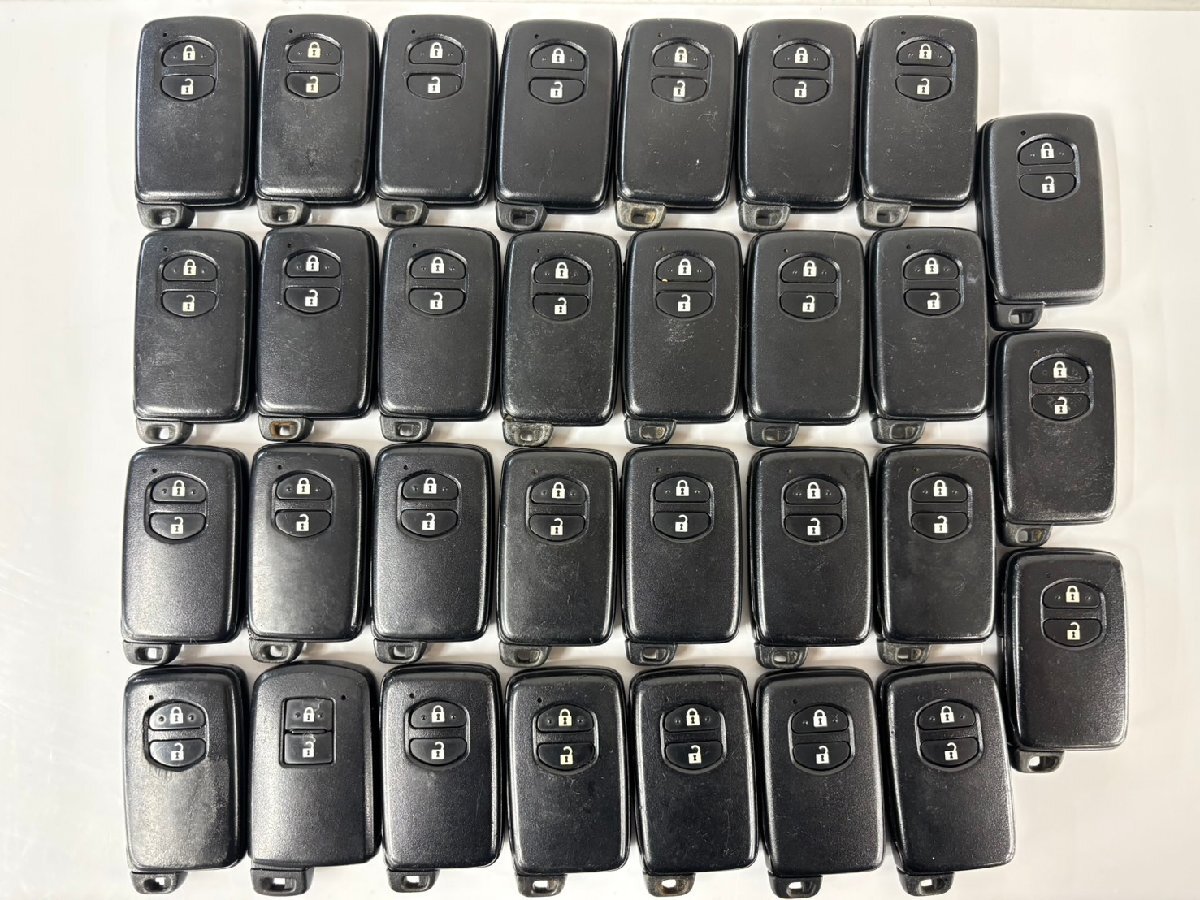 売り切り！ トヨタ ZVW41 プリウスα ZVW30 プリウス NHP10 アクア NSP130 ヴィッツ スマートキー 2ボタン 31個　　　　2502115 2J1-2 斎