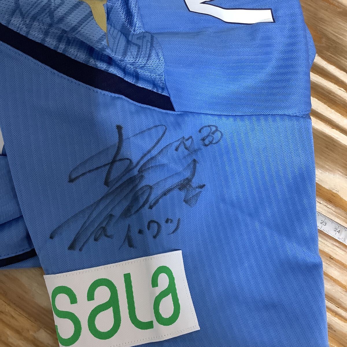 う1793 ジュビロ磐田 2009 #33 イ グノ選手 オーセンティックユニフォーム PUMA プーマ S ホーム YAMAHA エンブレム刺繍 日本制 サイン入り