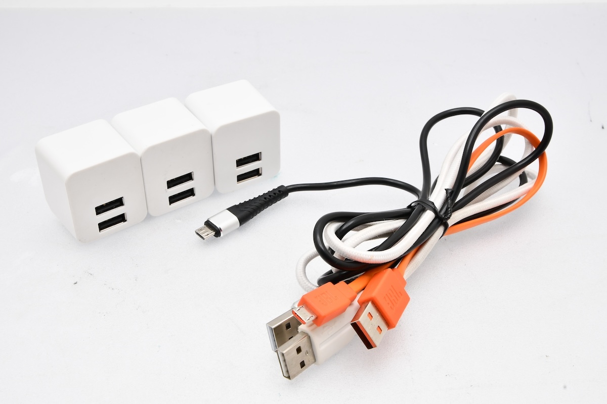 JBL GO2 2臺 + GO Essential ジェービーエル Bluetoothスピーカー 通電?接続確認(rèn)済み ジャンク扱い ■35343