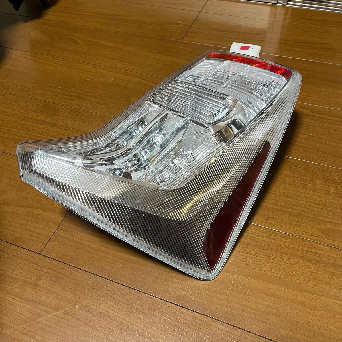 30プリウス 前期 ZVW30 純正加工USテール　STANLEY トヨタ テールランプ　クリアテール　加工テール　ワンオフ　US 左右セット _画像3