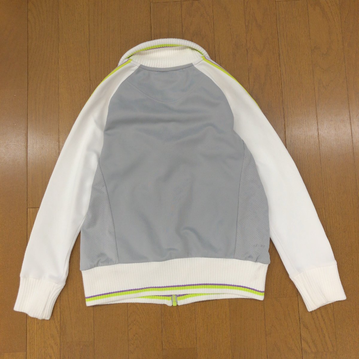 NIKE ナイキ 吸水速乾 ドライ メッシュ リブ切替 ジャージ ジャケット S トラックジャケット 羽織り トレーニング スポーツ レディース_画像2