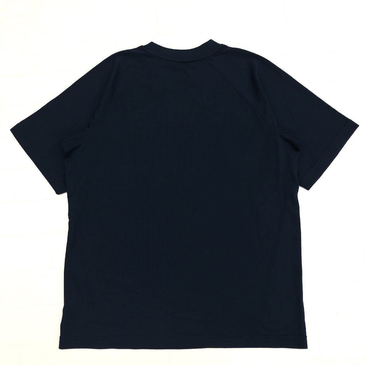 美品 NIKE ナイキ SPERE DRY ロゴ刺繍 吸水速乾 ドライ トレーニングシャツ M 濃紺 ネイビー 半袖 Tシャツ ジャージ スポーツウェア メンズ_画像2