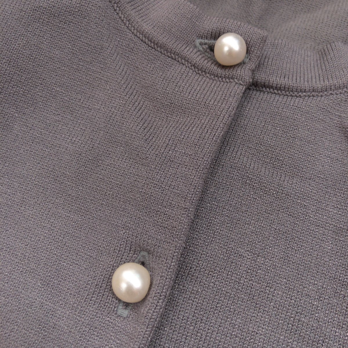 美品 KUMIKYOKU クミキョク フリル ドッキング ニット アンサンブル 2(M) チャコール セーター カーディガン 羽織り 長袖 レディース 組曲_画像6