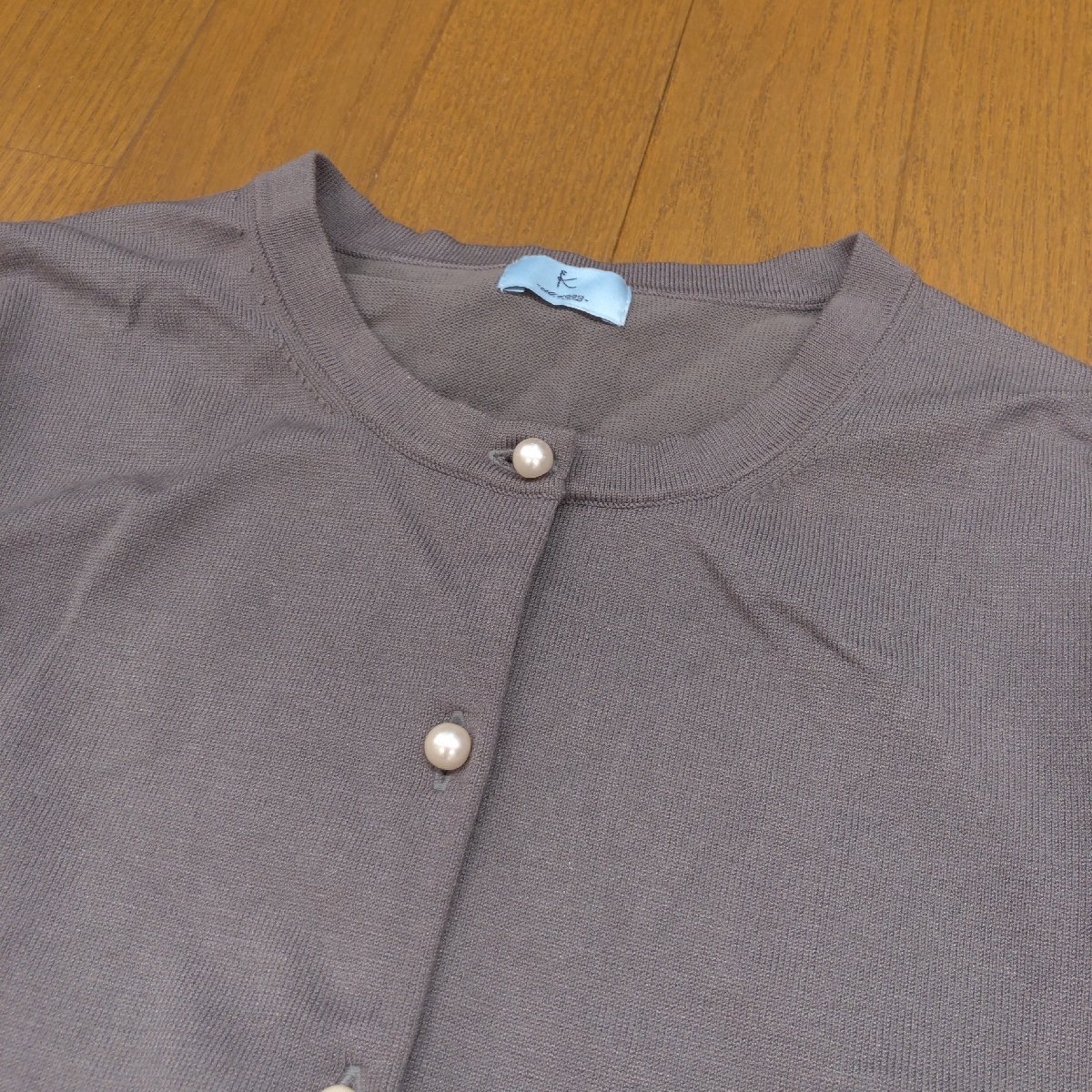 美品 KUMIKYOKU クミキョク フリル ドッキング ニット アンサンブル 2(M) チャコール セーター カーディガン 羽織り 長袖 レディース 組曲_画像5