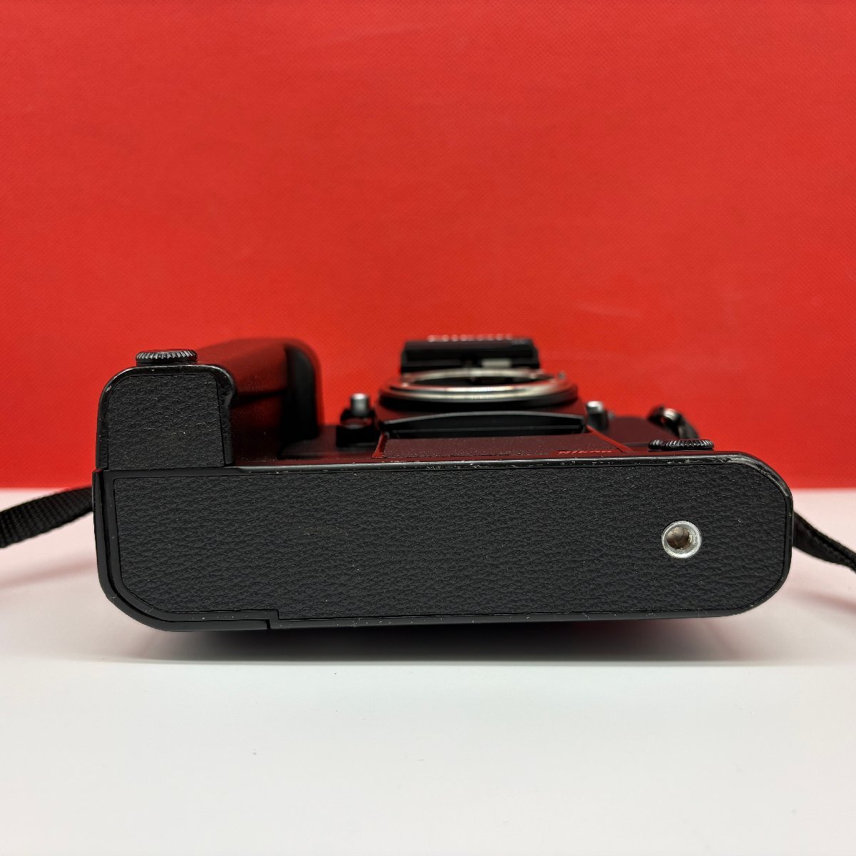 □06 防濕庫(kù)保管品 Nikon F3 HP ハイアイポイント MD-4 フィルムカメラ 一眼レフカメラ ボディ 動(dòng)作確認(rèn)済 現(xiàn)狀品 1円スタート ニコン