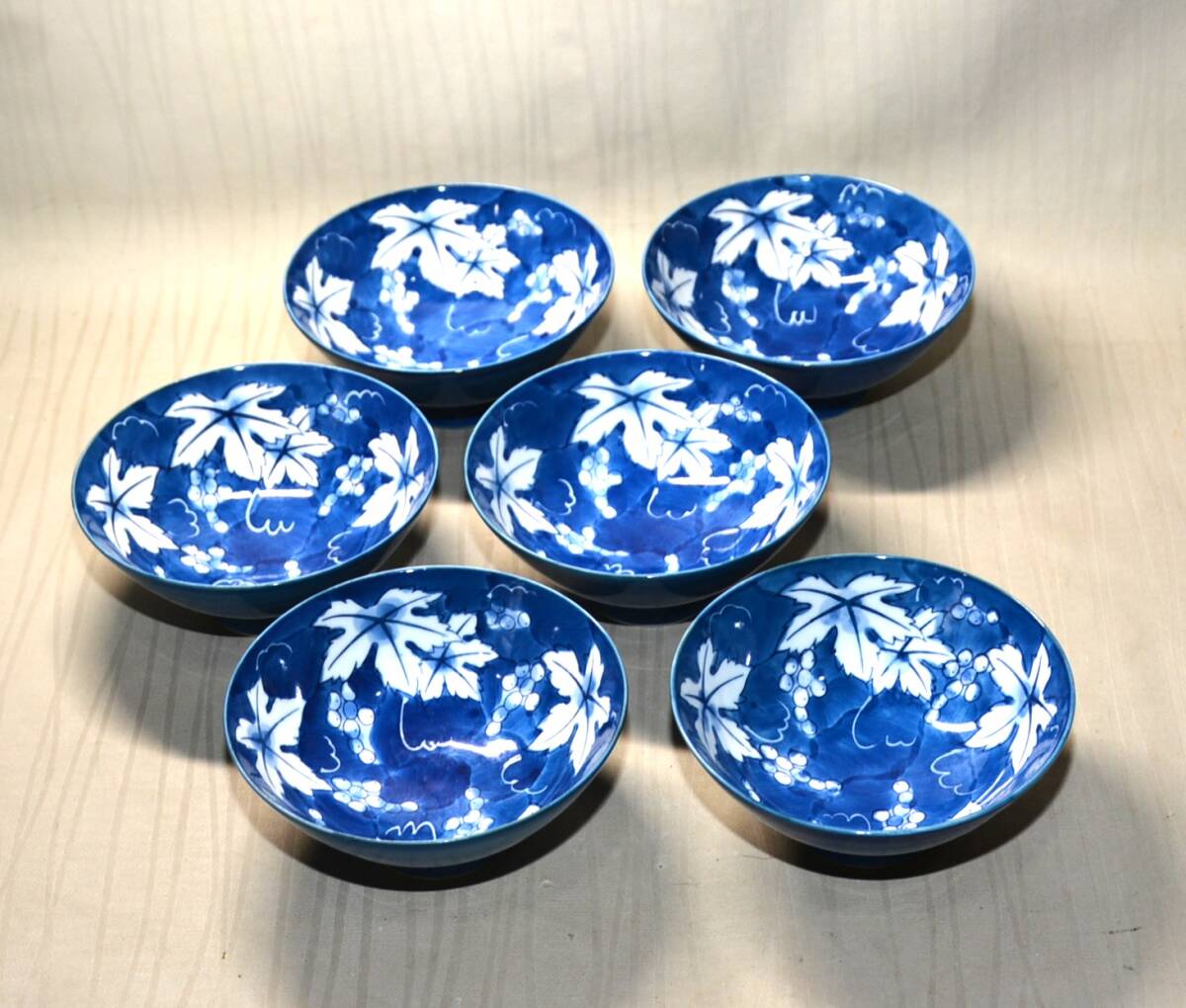 40◆初荷です ◆伊万里焼 翠山窯 染付葡萄文小付 6客 12.5cm ◆丁寧な絵付けです 高級和食器 懐石_画像1