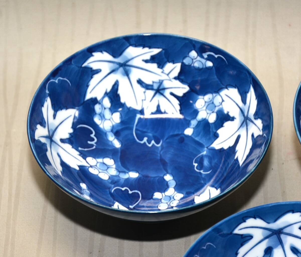 41◆初荷です ◆伊万里焼 翠山窯 染付葡萄文小付 6客 12.5cm ◆丁寧な絵付けです 高級和食器 懐石_画像2