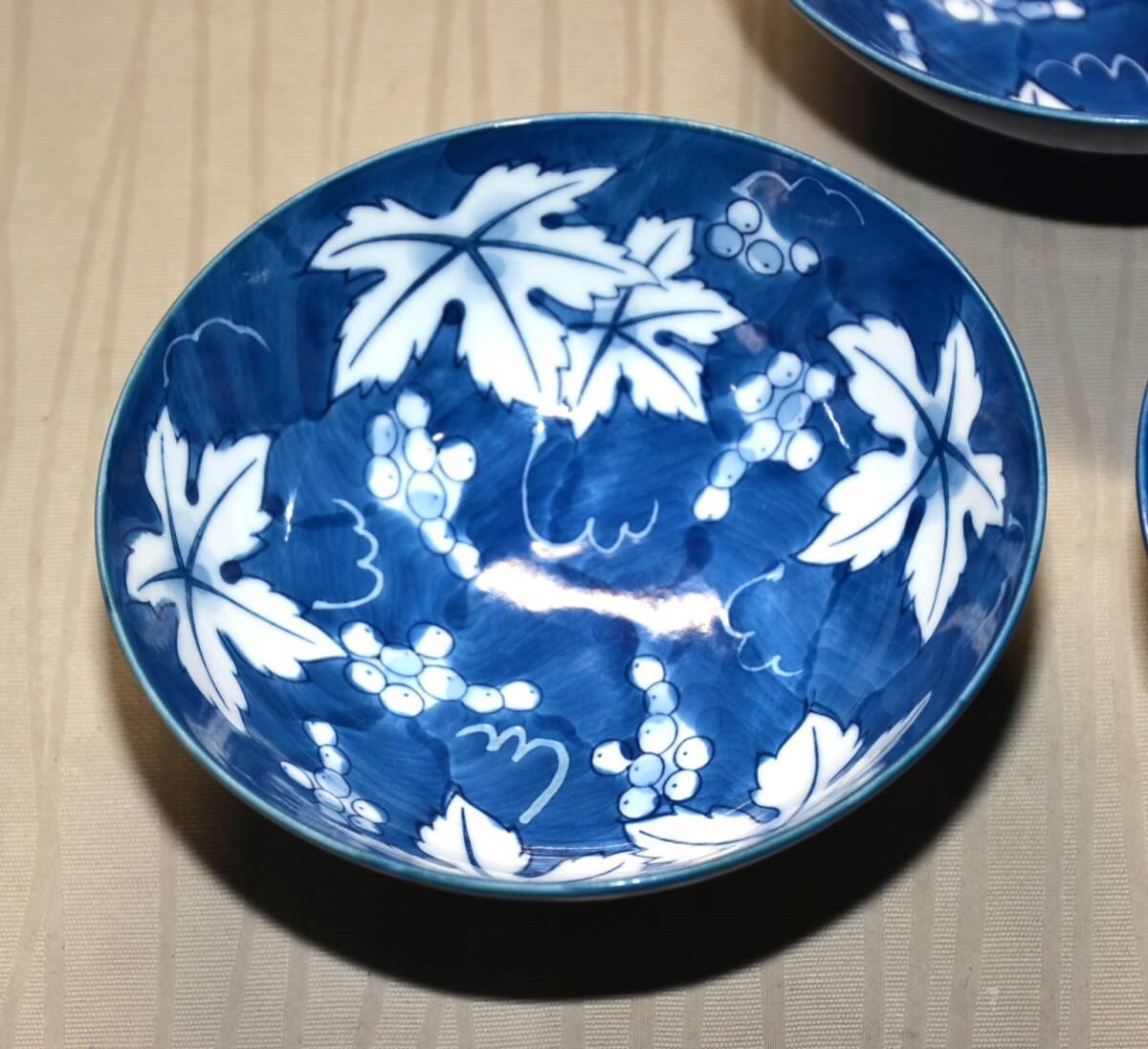 41◆初荷です ◆伊万里焼 翠山窯 染付葡萄文小付 6客 12.5cm ◆丁寧な絵付けです 高級和食器 懐石_画像6