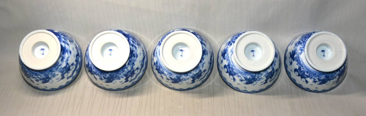 70* первый груз. * три река внутри . искусный мастер flat дверь . гора рука . белый фарфор с синим рисунком . сверху 7 человек Tang . высота шт. направление есть 5 покупатель 13cm * симпатичный муфельная роспись. высококлассный японская посуда . камень 1 покупатель .. маленький протершееся место