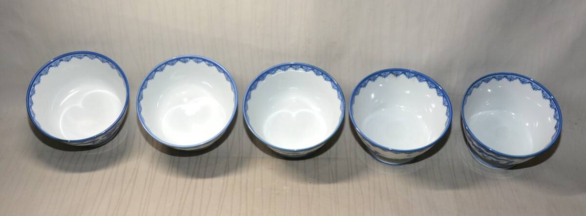 70* первый груз. * три река внутри . искусный мастер flat дверь . гора рука . белый фарфор с синим рисунком . сверху 7 человек Tang . высота шт. направление есть 5 покупатель 13cm * симпатичный муфельная роспись. высококлассный японская посуда . камень 1 покупатель .. маленький протершееся место