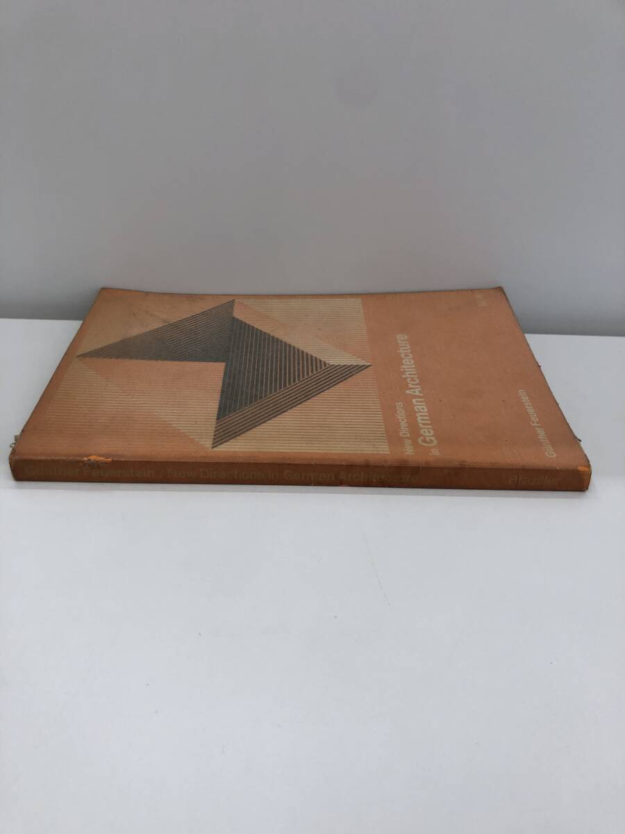 ⑨_B113◆New　Directions　in　German　Architecture◆古書　Gunther　Feuerstein　