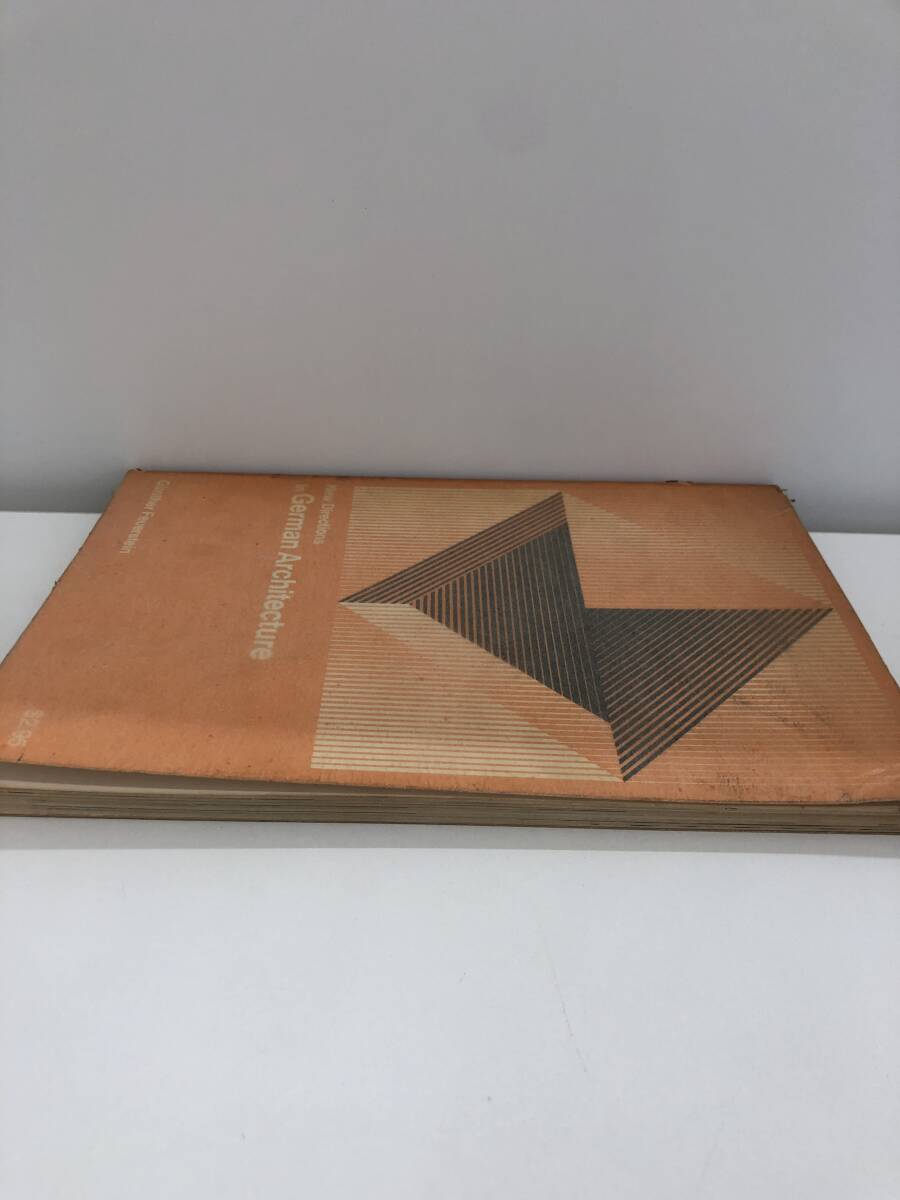 ⑨_B113◆New　Directions　in　German　Architecture◆古書　Gunther　Feuerstein　