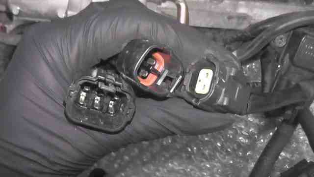 YZF-R1 JYARN095000000xxx. корпус дроссельных заслонок *1757559811 б/у 