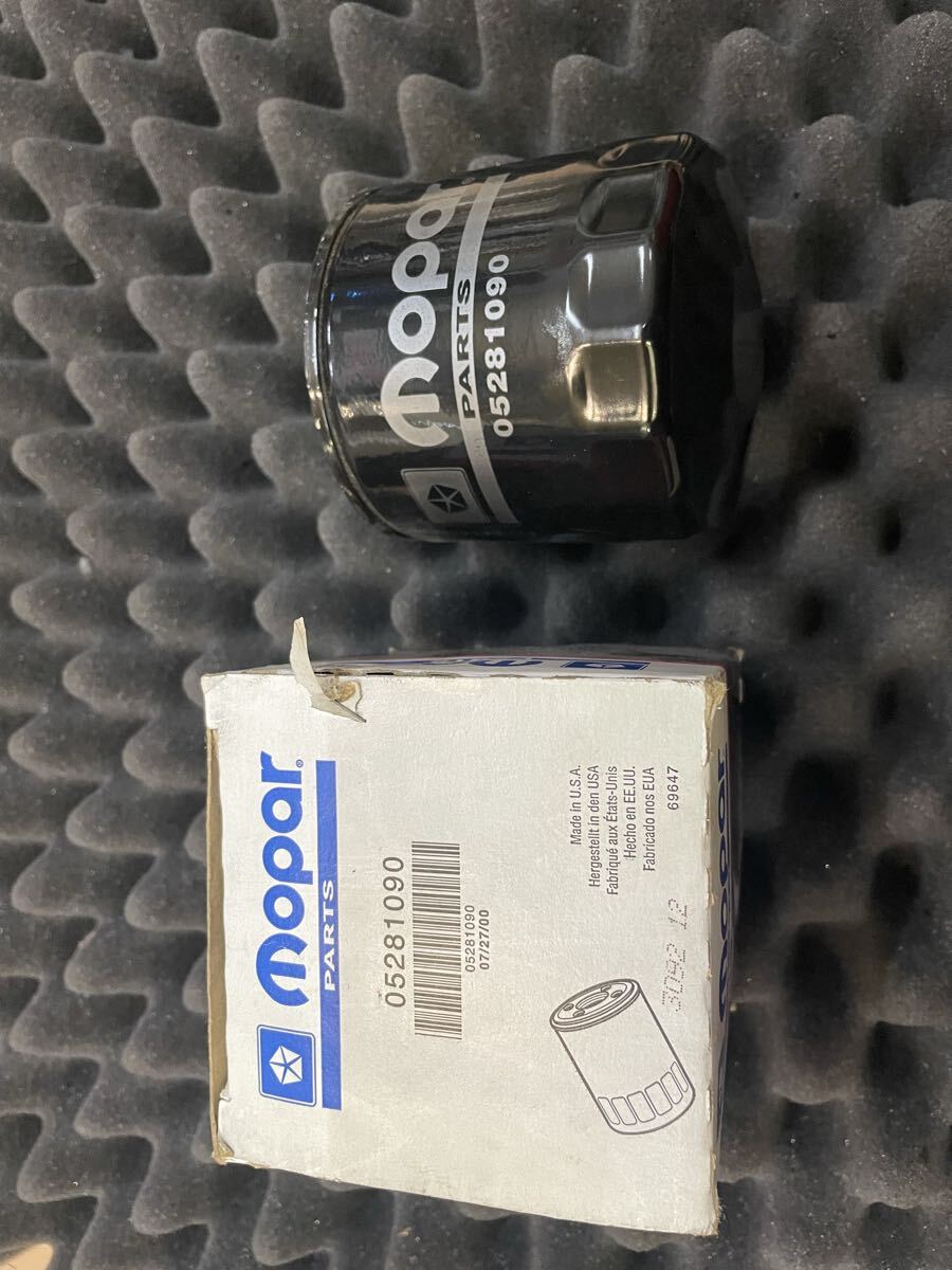 mopar オイルフィルター　05281090 Jeep ジープ グランド チェロキー 4.0 CHRYSLER DODGE オイルエレメント　_画像1