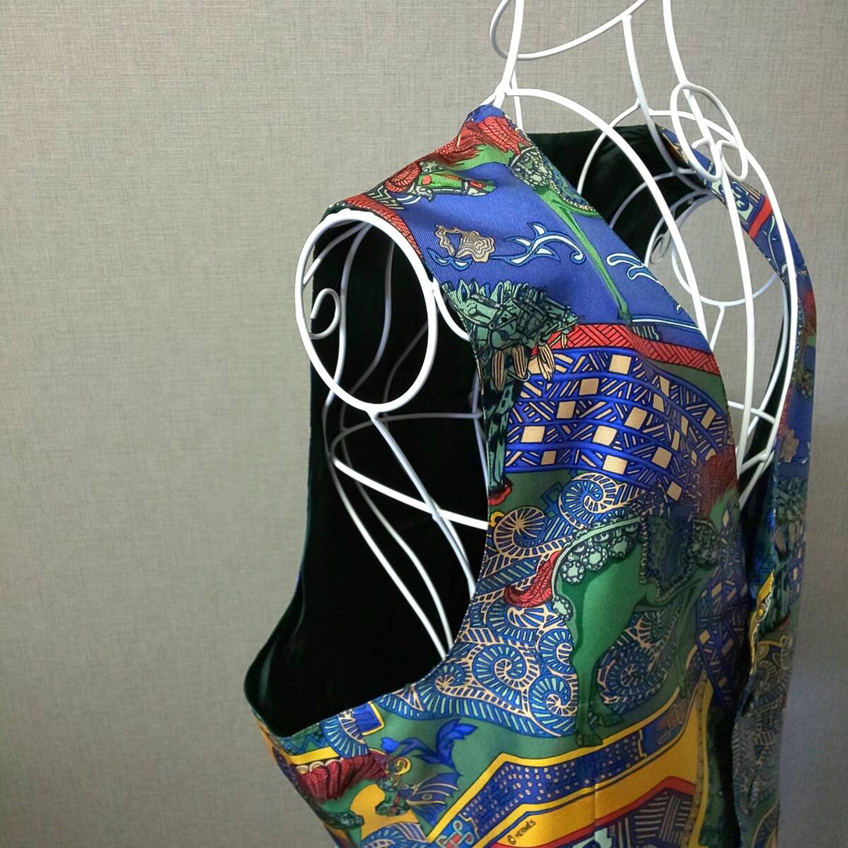 889A-03 HERMES エルメス メンズ シルク ベスト ジレ サイズ50 総柄 ブランド ファッション_画像3