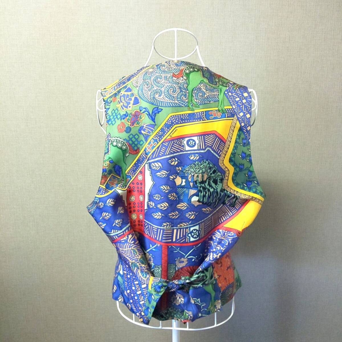 889A-03 HERMES エルメス メンズ シルク ベスト ジレ サイズ50 総柄 ブランド ファッション_画像2