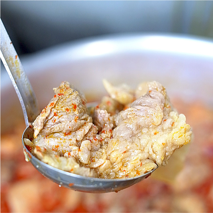 1円【10數(shù)】黒毛和牛 本格 牛スジ煮込み 300g 業(yè)務用 大量 すじ肉 すじ煮込み 牛すじ 晩酌 おかず 訳あり 訳有り 1円スタート 4129屋