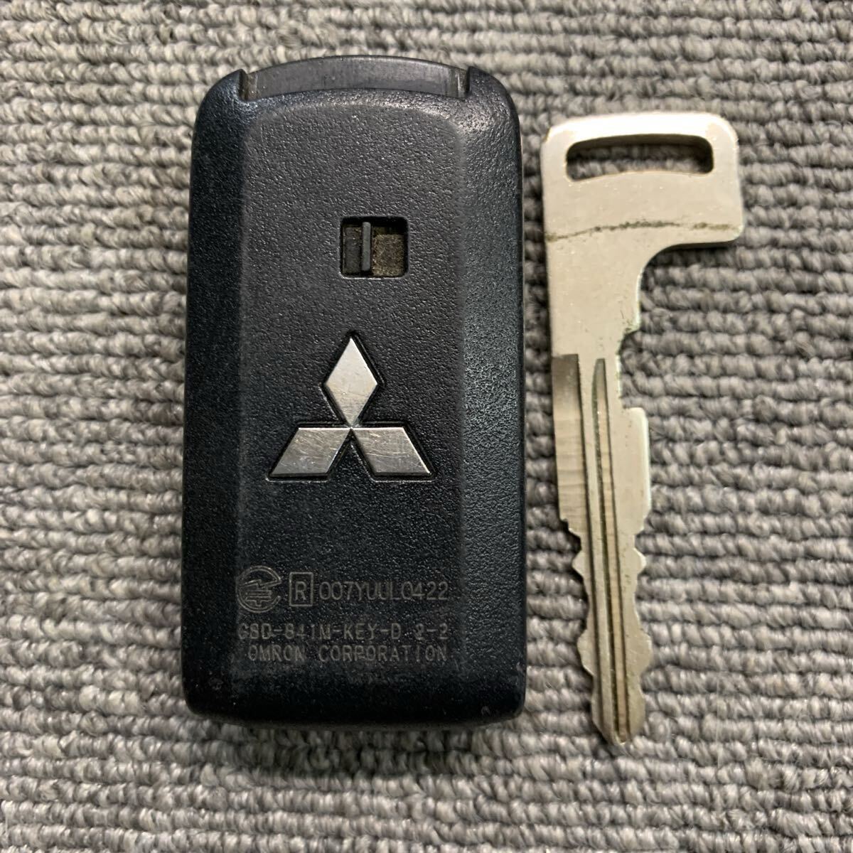 ギャラン　アウトランダー等　三菱　純正　スマートキーレス　リモコン　鍵　 2ボタン　007YUUL0422 動作確認(rèn)済クリック感有　G418