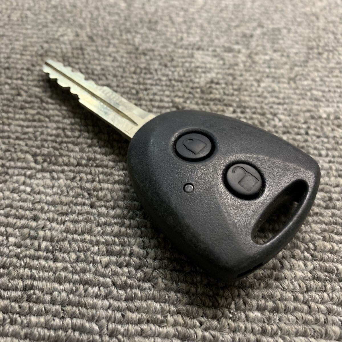 ピクシス　ハイゼット等　トヨタ　純正　キーレス　リモコン　鍵　 2ボタン　007AC0155 動(dòng)作確認(rèn)済　クリック感有　赤ランプ　G669