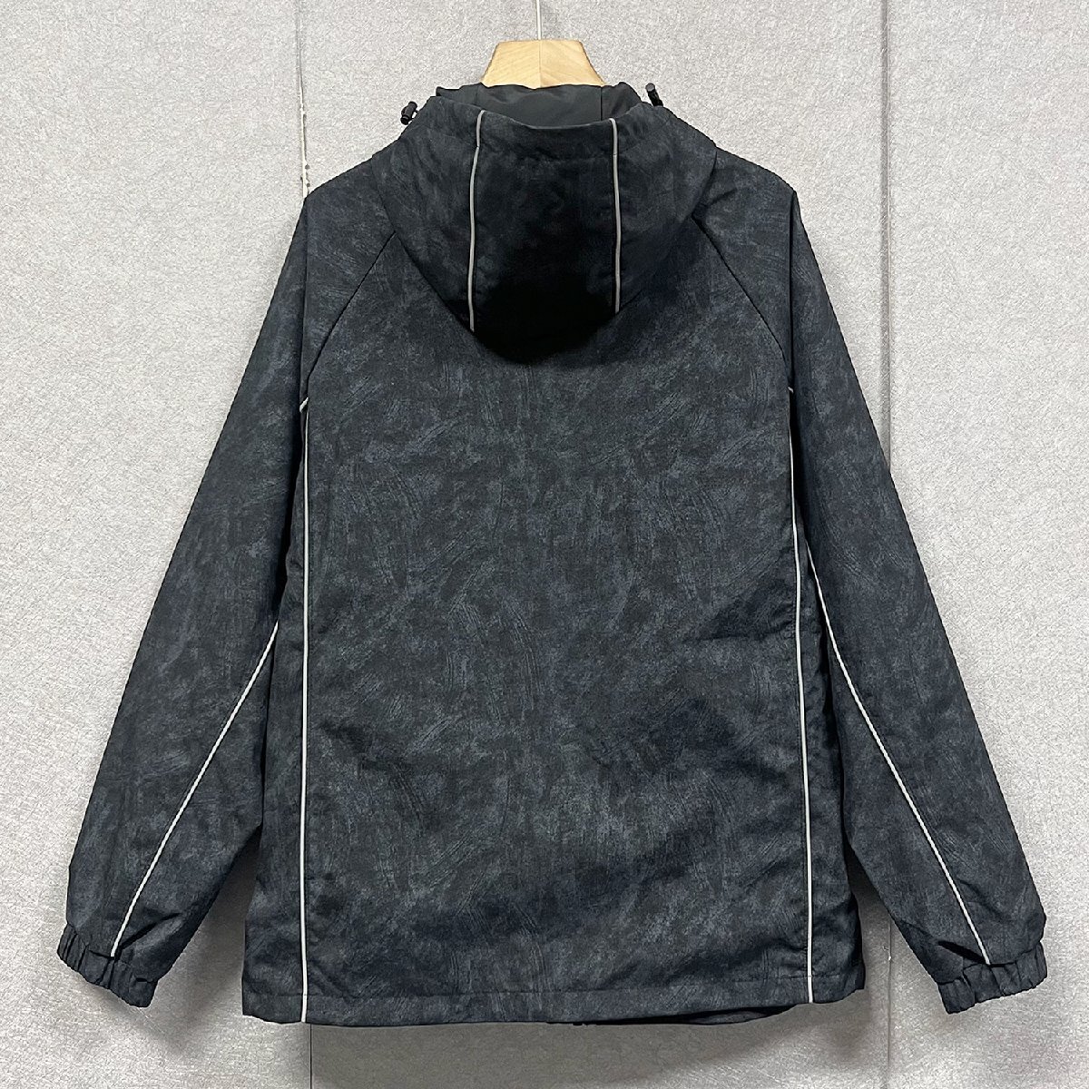 絶賛 ジャケット 定価6萬(wàn)◆Emmauela?イタリア?ミラノ発◆撥水 タイダイ柄 フード付き アウトドア マウンテンパーカー ブルゾン M/46