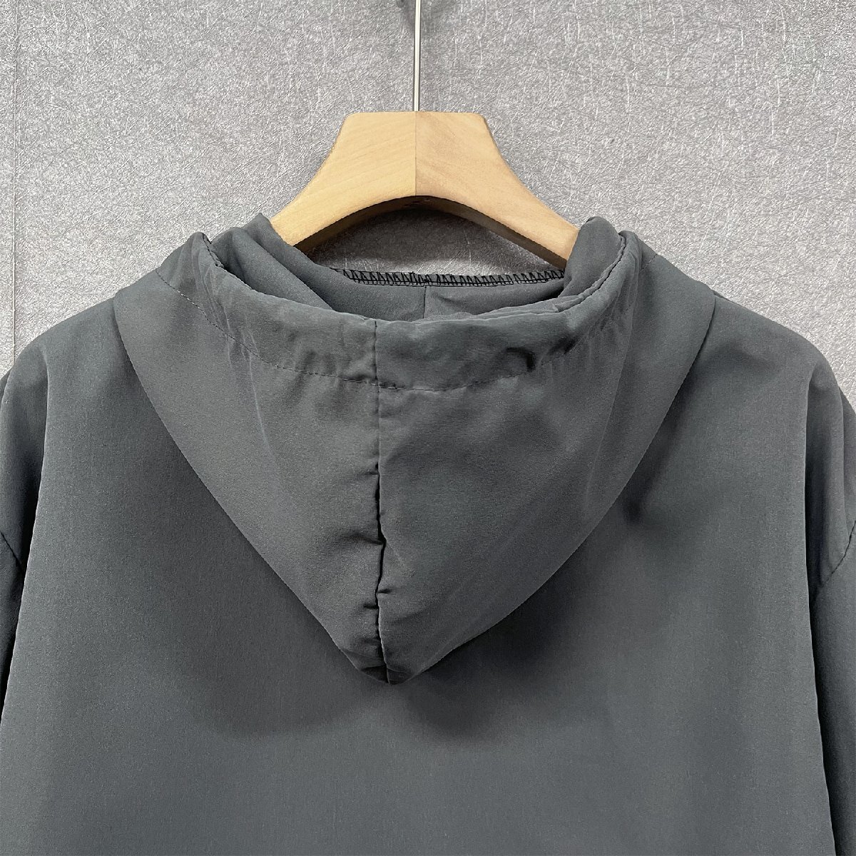 定番?セットアップ 定価7萬◆Emmauela?イタリア?ミラノ発◆通気 快適 形態(tài)安定 無地 半袖 パーカー ショートパンツ 上下セット M/46