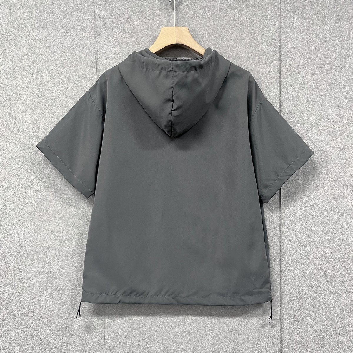 定番?セットアップ 定価7萬◆Emmauela?イタリア?ミラノ発◆通気 快適 形態(tài)安定 無地 半袖 パーカー ショートパンツ 上下セット M/46