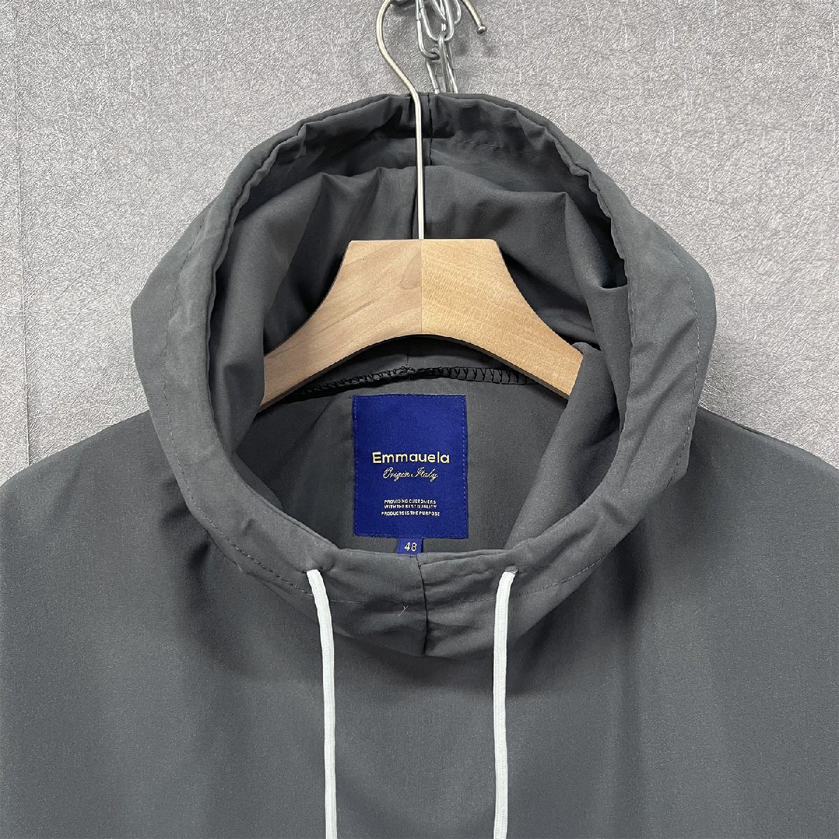 定番?セットアップ 定価7萬◆Emmauela?イタリア?ミラノ発◆通気 快適 形態(tài)安定 無地 半袖 パーカー ショートパンツ 上下セット M/46