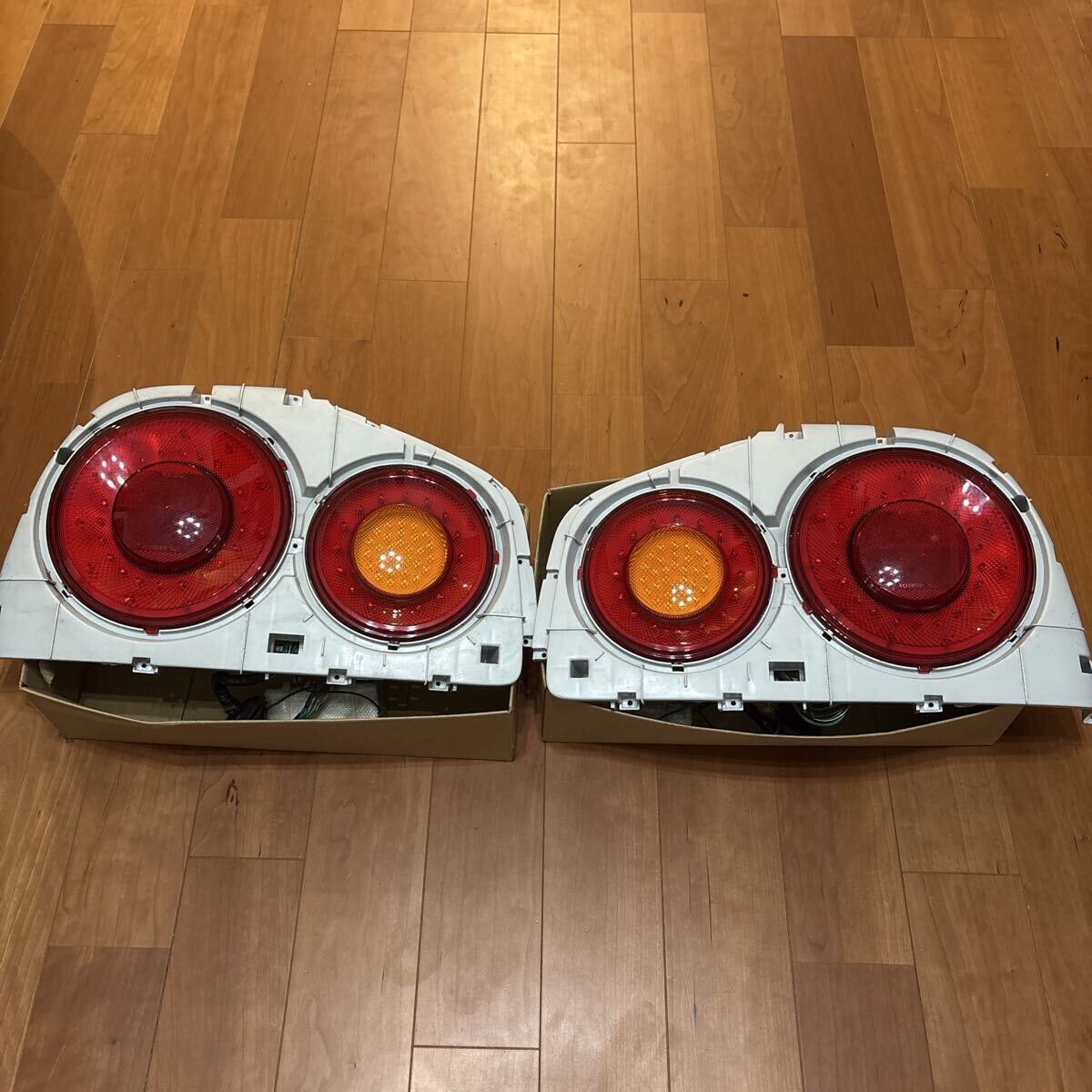 クエストジャパン製 R34スカイライン用 LEDテールランプ nismo仕様