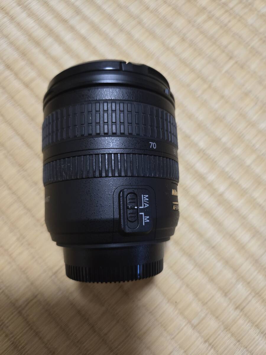 Nikon　レンス AF-S DX Zoom-Nikkor 18-70mm f/3.5-4.5G IF-ED