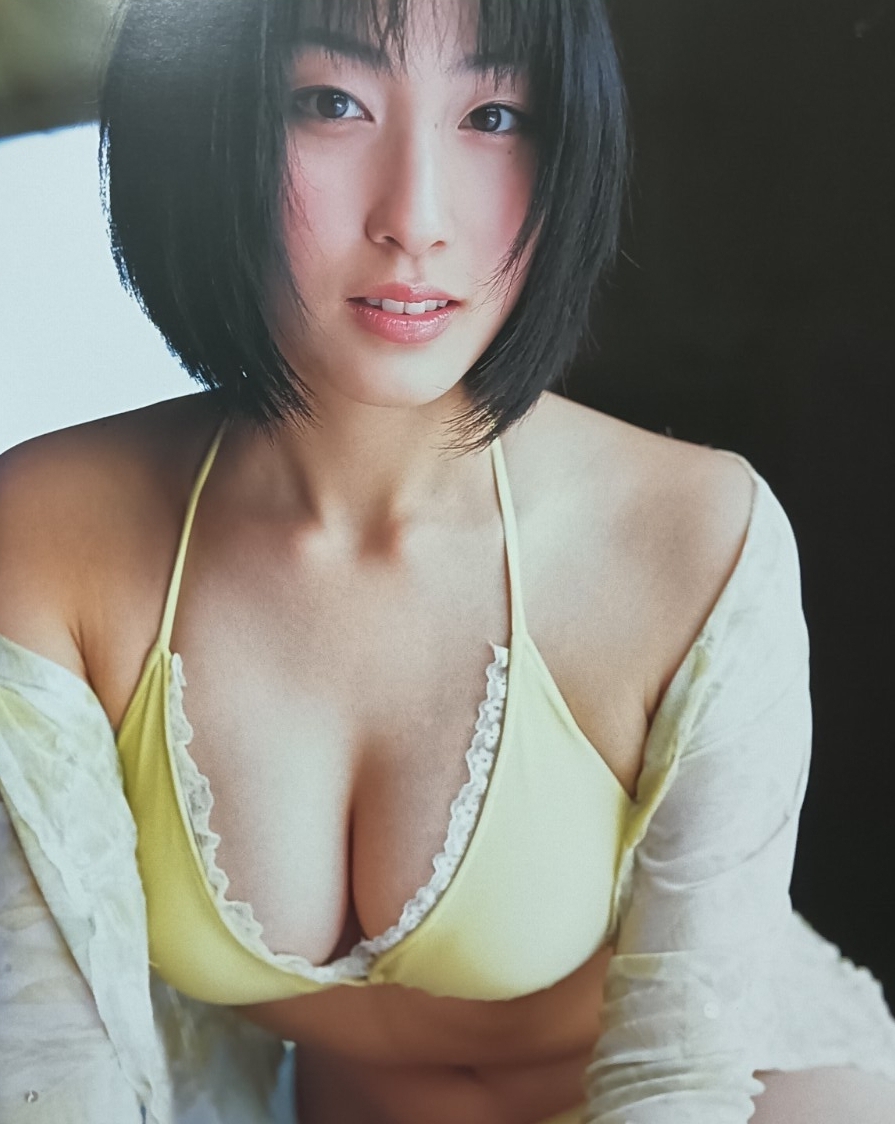 初版 帯付き 佐藤寛子寫真集 fine 巨乳 爆乳 グラビア アイドル 水著 ビキニ 下著