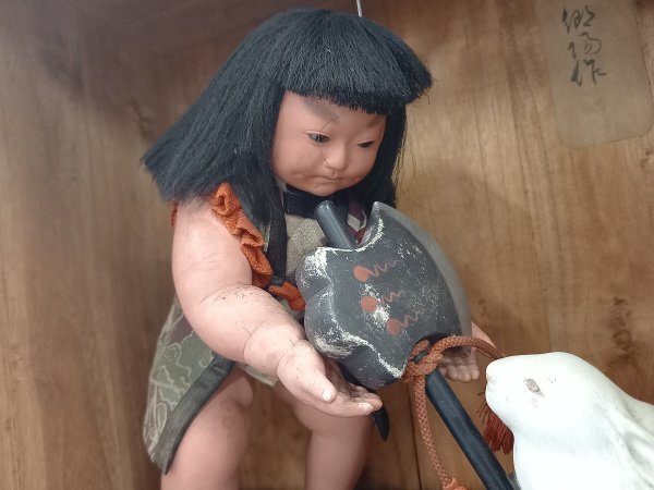 0604U125　五月人形　金太郎　うさぎ　置物　ガラスケース入り　◆送料1200円_画像3