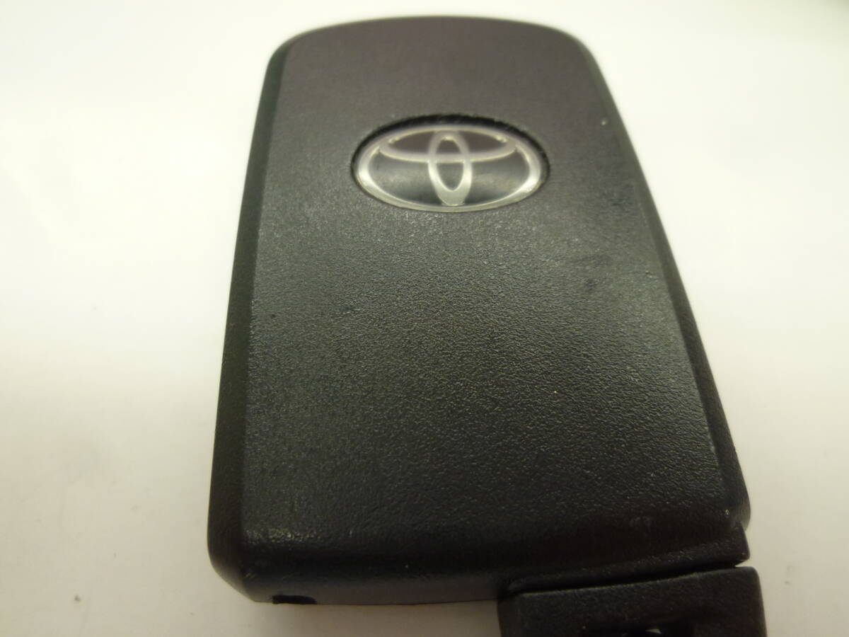 『B88』トヨタ　TOYOTA　スマートキー　ランドクルーザー　平成28年式　【URJ202W】281451-2110【動作確認済】_画像4