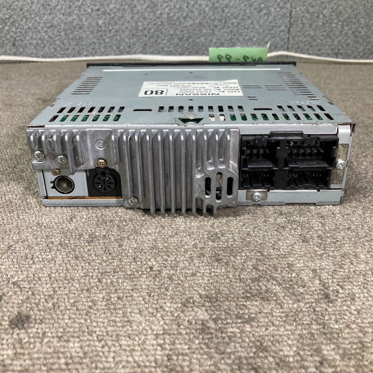AV9-99 激安 カーステレオ NISSAN 28185 3U800 RM-V52SAGQ 松下電器 CDプレーヤー FM/AM 本体のみ 簡易動作確認済み 中古現状品_画像3