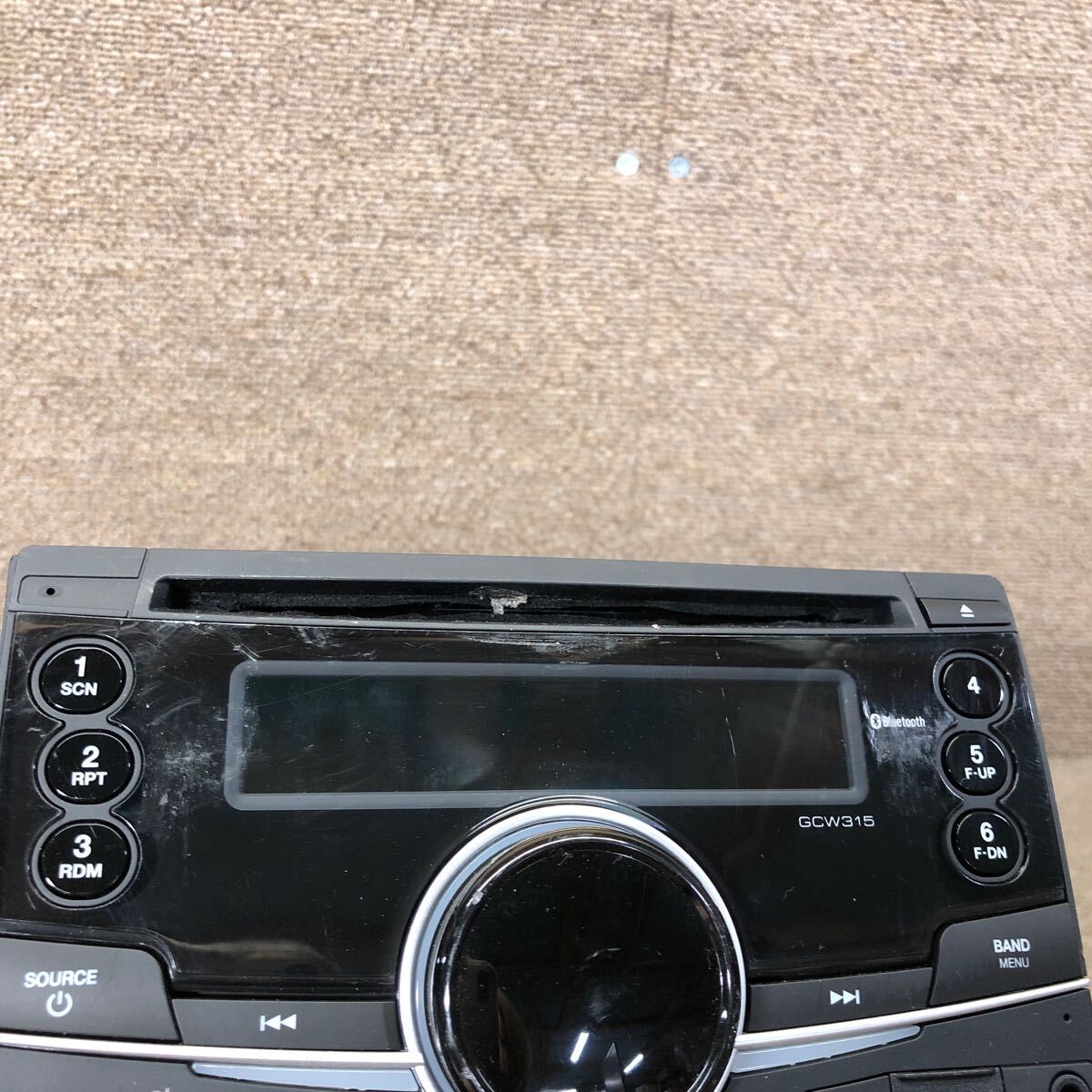 AV9-641 激安 カーステレオ clarion GCW315 0000950 CDプレーヤー Bluetooth USB AUX 簡易動作確認済み 中古現(xiàn)狀品