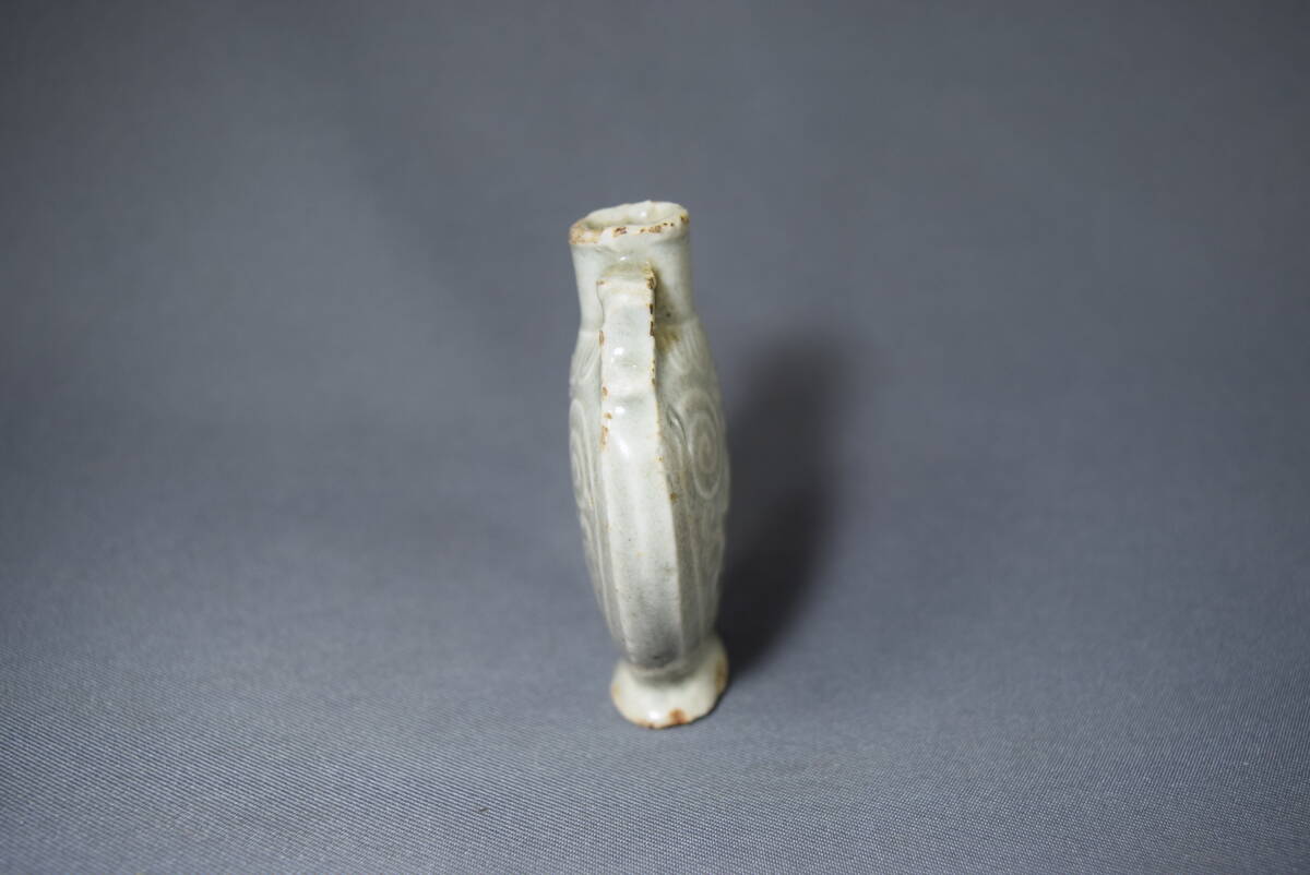 青磁 陽刻 雙耳 小壺 小瓶 中國美術(shù) 古玩 唐物 検索 香道具 線香差 鼻煙壺