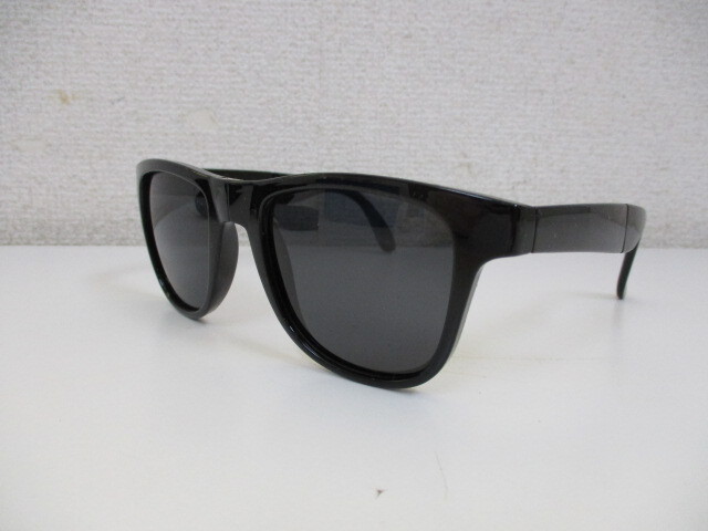 折りたたみ偏光グラス ブラックレンズVer. ケース付き 中古品 激安1円スタート_画像10