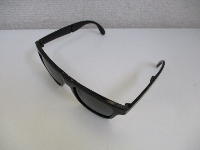 折りたたみ偏光グラス ブラックレンズVer. ケース付き 中古品 激安1円スタート_画像9