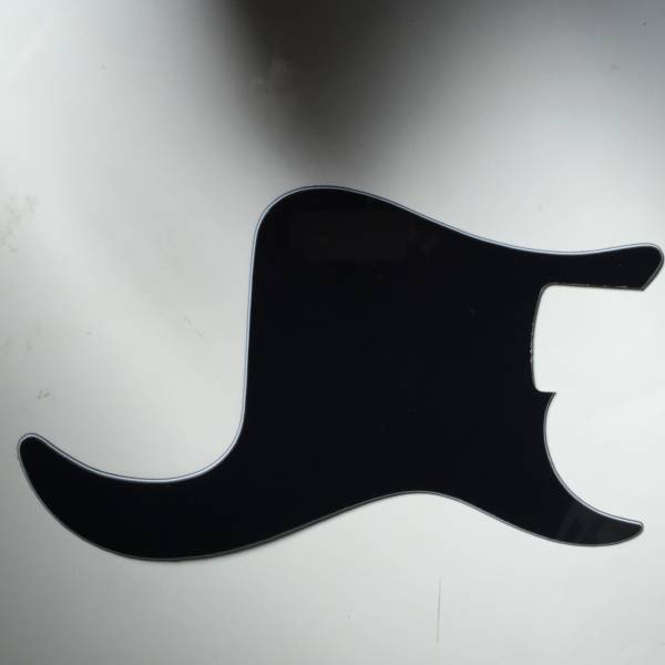 PB用ピックガード黒白黒ノンホール_画像1