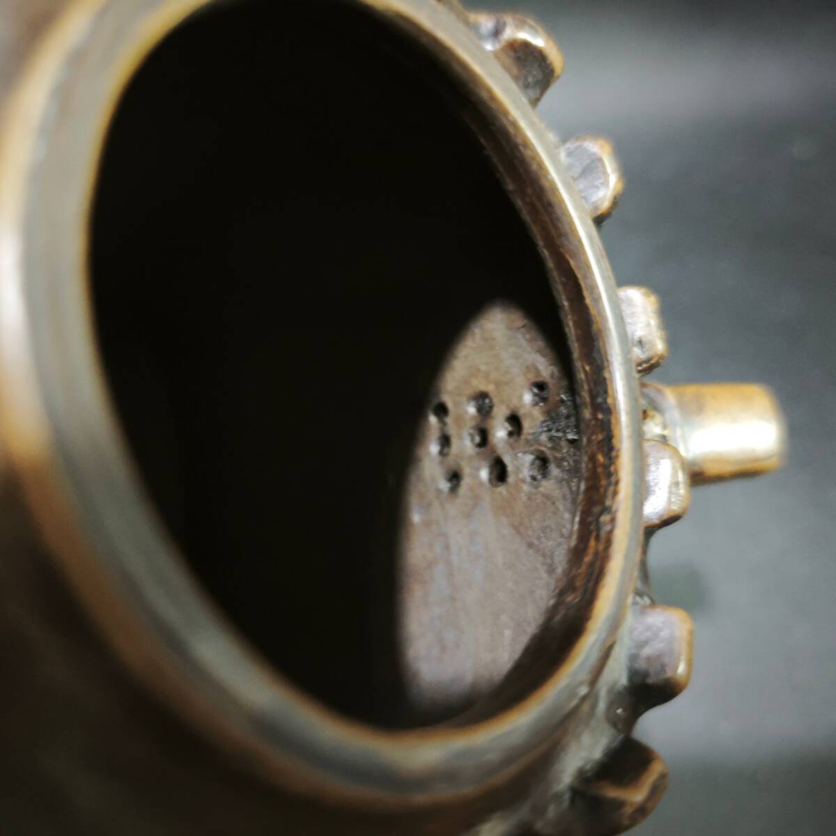 【超珍館蔵】紫砂壺 長城壺 顧景舟款 古銅泥 茶具 茶道品 置物 賞物 古賞物 古董品 古美術品 時代物 旧家蔵出 稀少珍蔵品