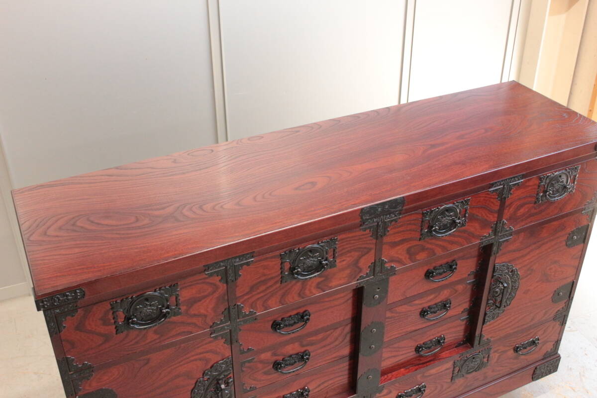 G0234 飛鳥民芸 工芸家具 飛鳥 欅 箪笥 タンス チェスト 閂 サイドボード 鍵付 和箪笥 和家具 ビンテージ インテリア 中古家具 東京発_画像5