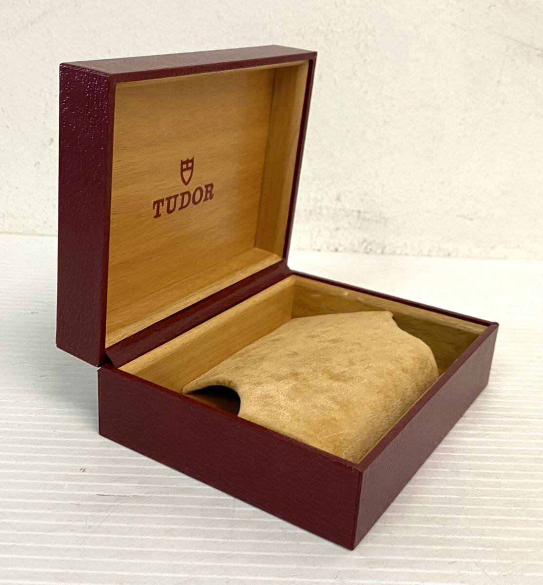 ★☆【1円～】純正 TUDOR チュードル 腕時(shí)計(jì)ケース レッド 冊(cè)子 アンカー(660/200) カードケース クロス BOX 箱 ウォッチケース と81☆★