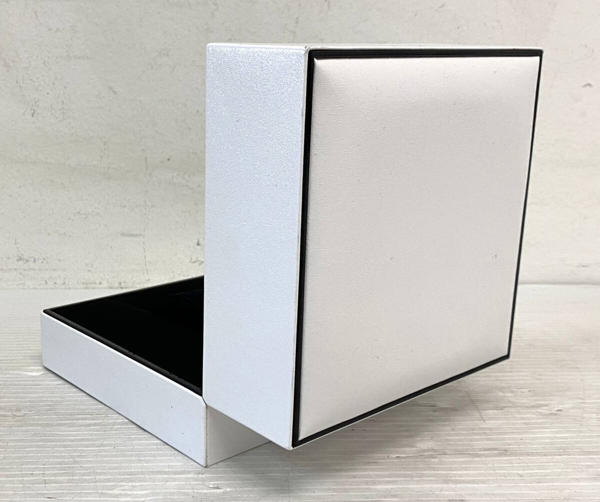 ★☆【1円スタート】純正 CHANEL シャネル 時(shí)計(jì)ケース ホワイト 箱 BOX ウォッチケース 內(nèi)箱 アクセサリーケース と93☆★