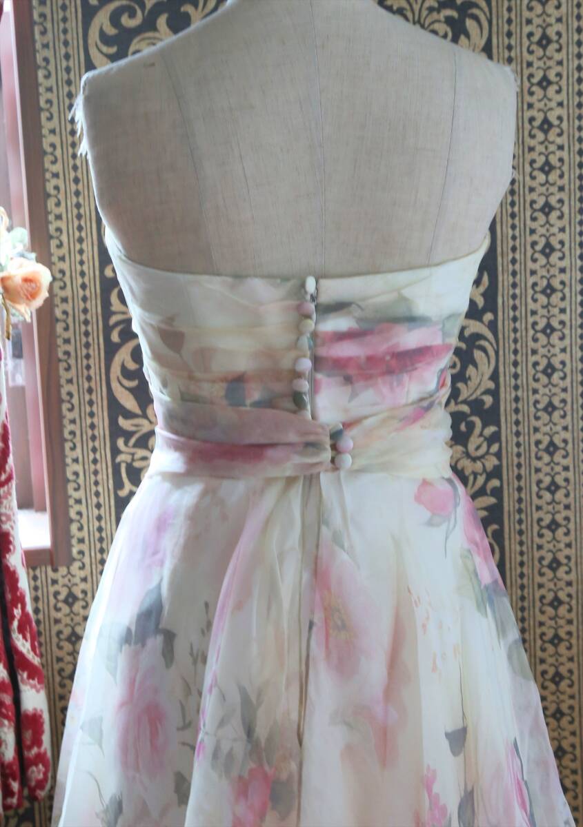 457難ありイタリア製ACQUA CHIARAシルク生地高級ウエディングドレス7号Sサイズ花柄カラードレス_画像8