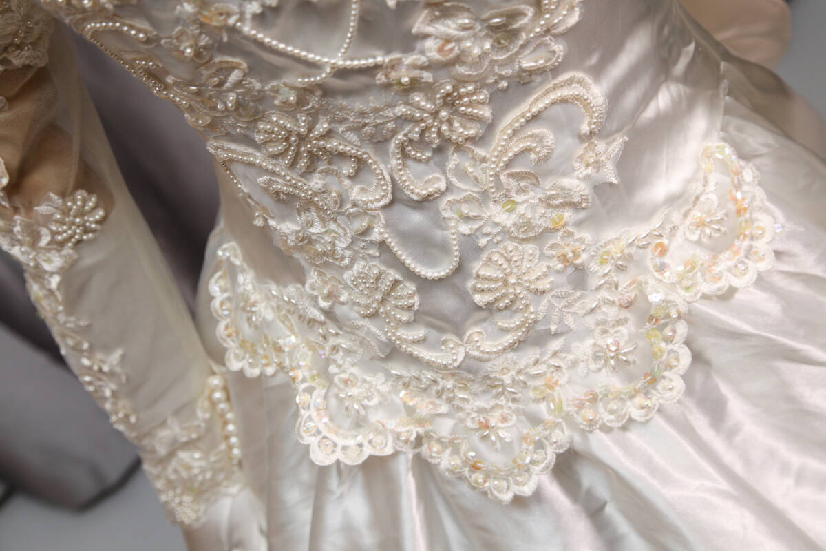 【 ビンテージ ウエディングドレス マトンスリーブ ロングトレーン (汚れあり)】 