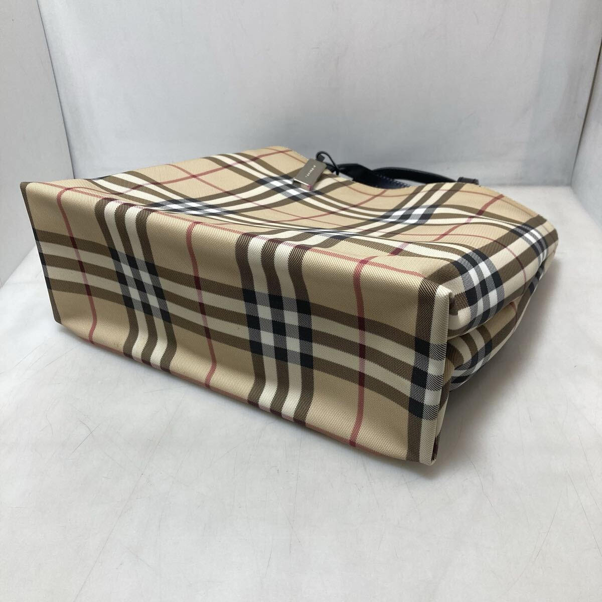 60-76 BURBERRY LONDON トートバッグ ノバチェック ベージュ バーバリー PVC レザー ハンドバッグ_画像3