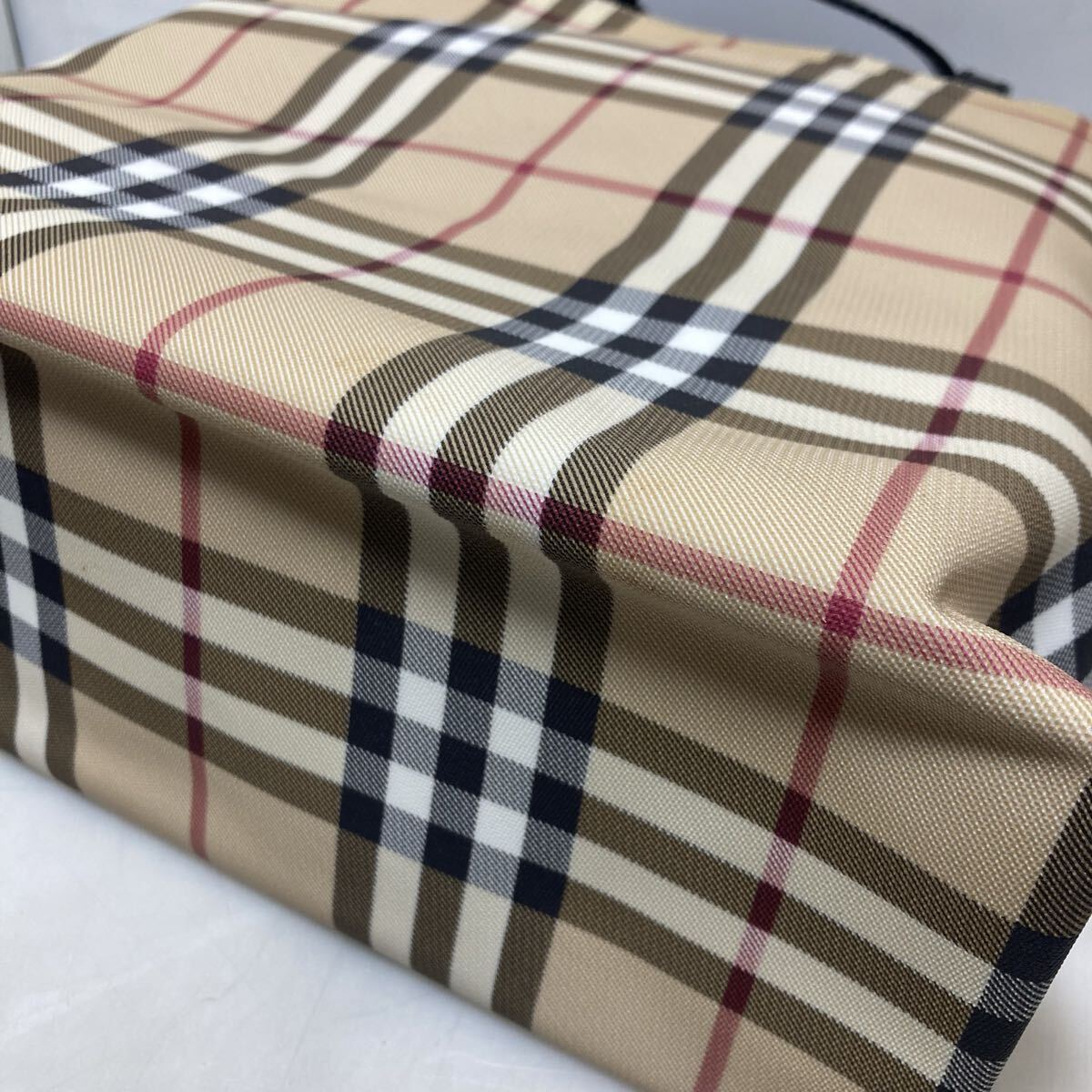 60-76 BURBERRY LONDON トートバッグ ノバチェック ベージュ バーバリー PVC レザー ハンドバッグ_画像10