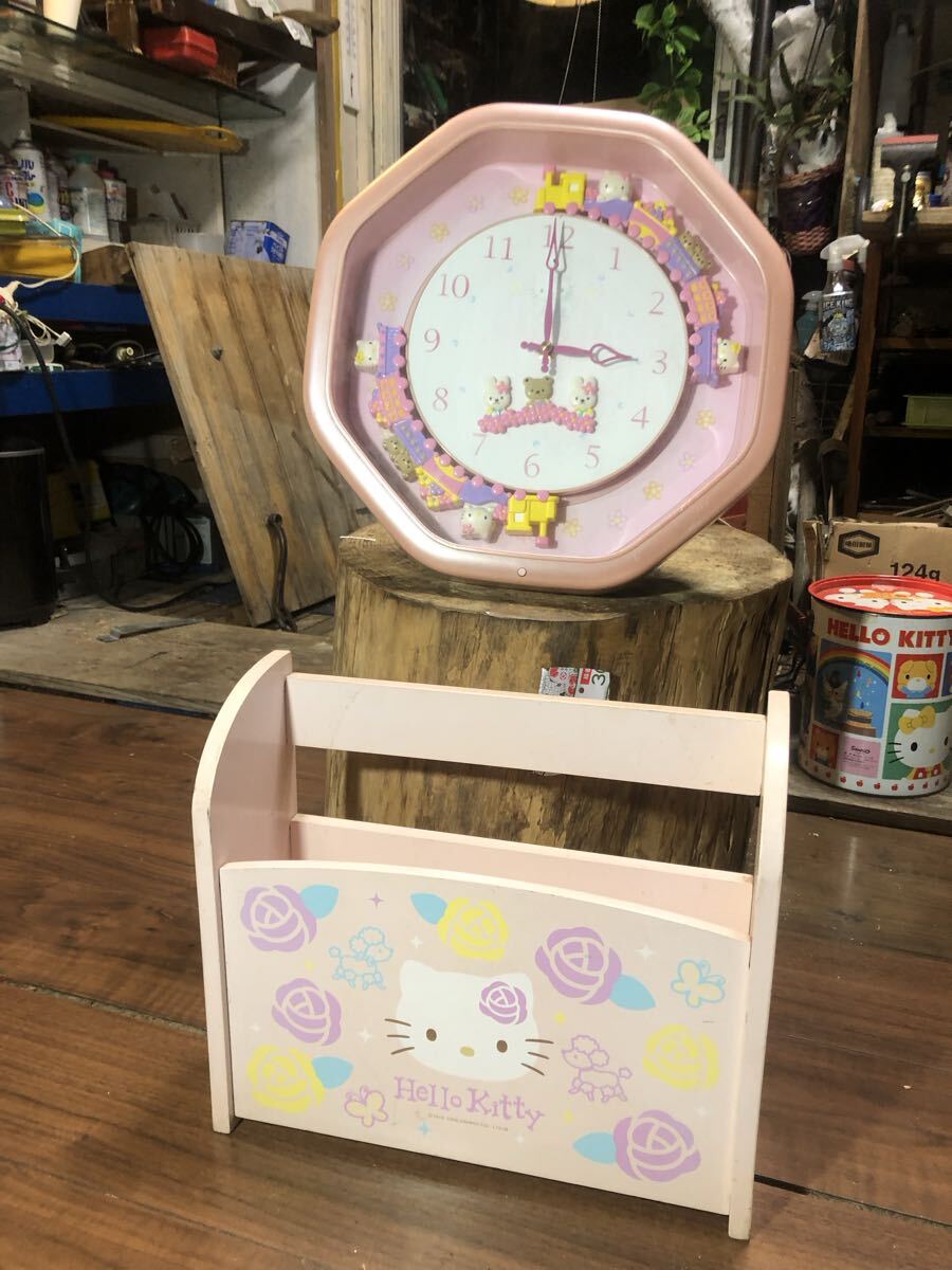 ハローキティ からくり時計 掛け時計 目覚まし時計 サンリオ Sanrio レトロ マガジンラック